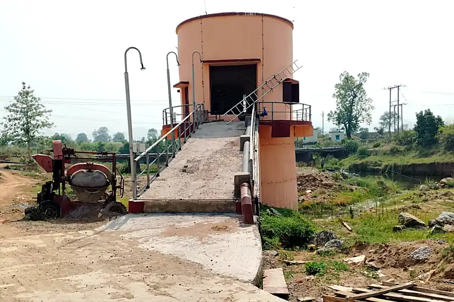 River intake well with approach bridge and pump house