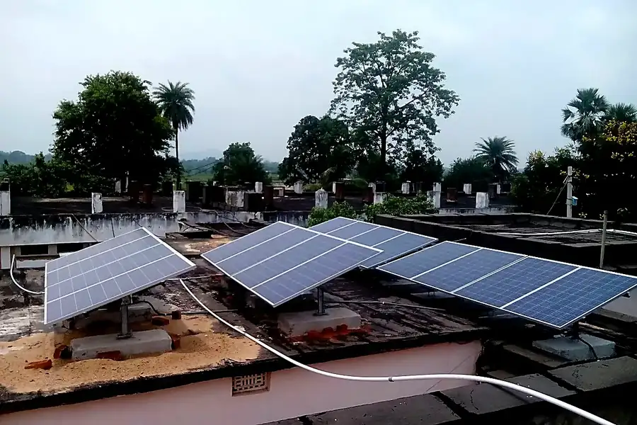 Elevated rooftop solar installation with dual mounting structures